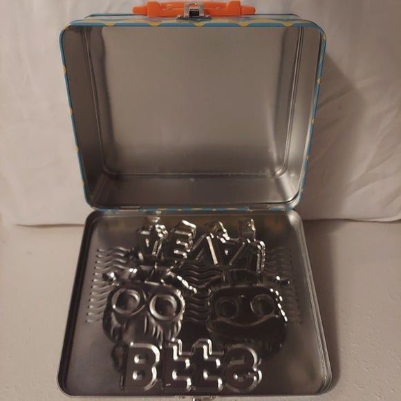 L.O.L. Surprise! BFFS 4 Eva! Metal Lunch box Tin Pencil Crayon Holder - Picture 7 of 7